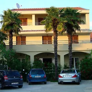 & Ana Apartman